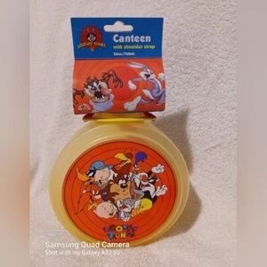 Vintage Looney tunes 26oz canteen w' shoulder strap